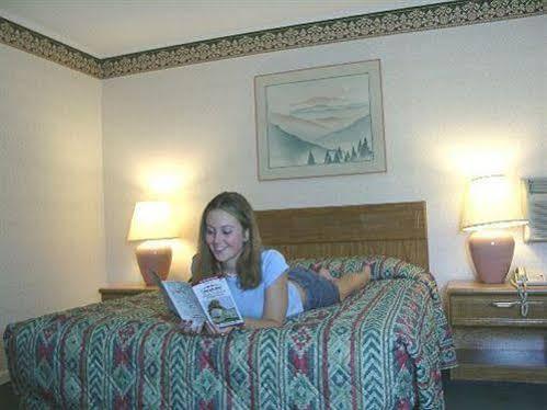Value East Stroudsburg Hotel 2*